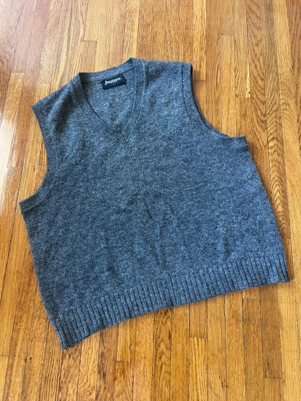 Vintage 80s/90s Jantzen USA Made Heather Grey Wool Pullover Vest - Men's Large